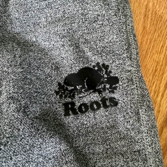 Roots sweatpants size 8  kids - Picture 2 of 4